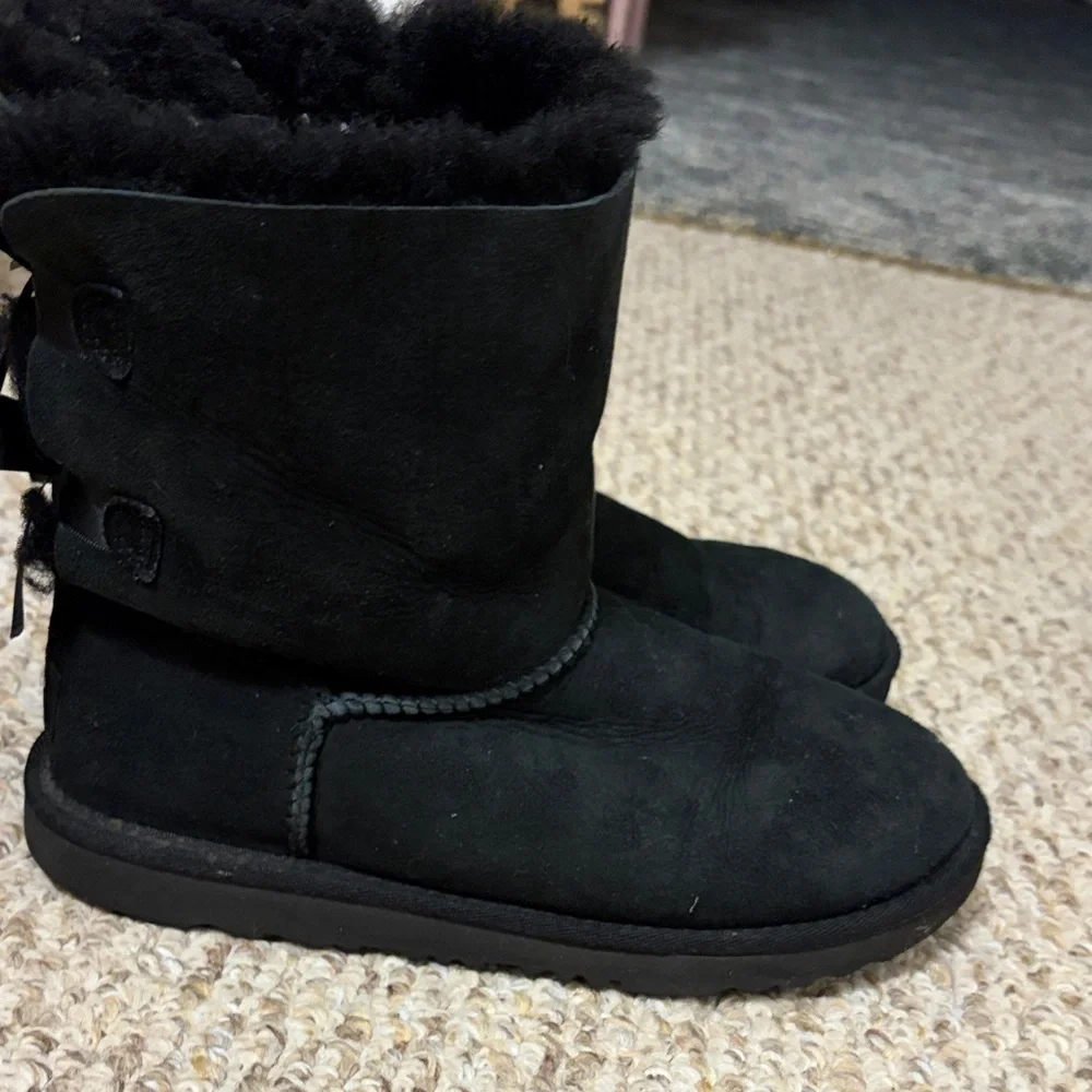 UGG Black Winter Boots with Shearling Lining - Picture 3 of 5